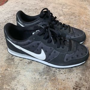 Nike Casual Black Polka Dot Mesh Sneakers